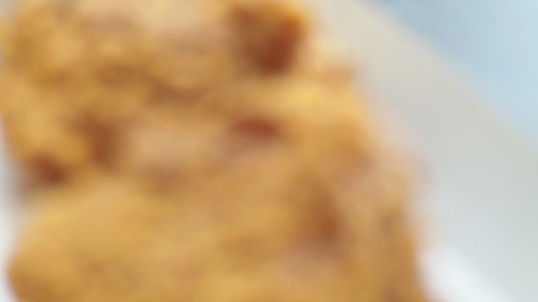 Konsep Makanan Sampah Ayam Goreng Berlemak Tinggi Delicious Tetapi Menghancurkan — Stok Video