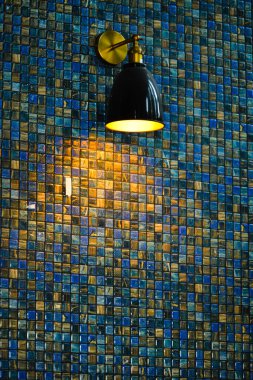 Decorative lamps in the cafe give a warm feeling. coffee shop decoration ideas