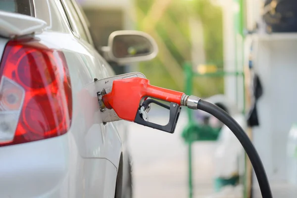 Cars Parked While Refueling Fuel Injector Oil Pump — Photo