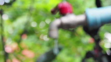 Leaking tap do not save water, waste water unprofitable.