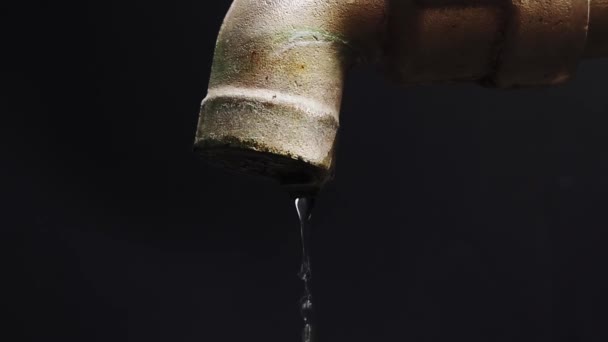 Das Konzept Der Krise Des Mangels Sauberem Wasser Wasserhahn Mit — Stockvideo