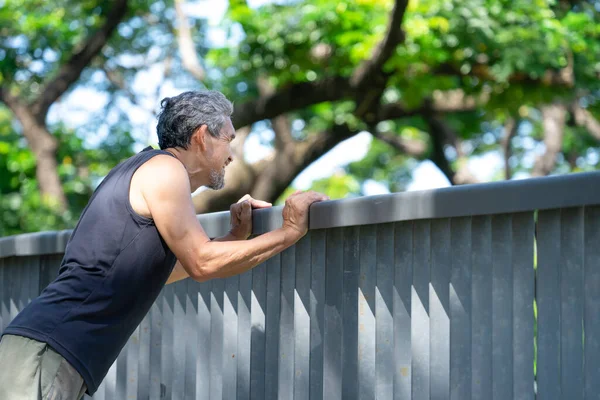 Happy Senior Man Grey Hair Warming Exercise Skywalk Tree Workout — Fotografia de Stock