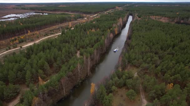 Aerodeslizador Pasa Por Canal Estrecho Vista Desde Altura Bote Rescate — Vídeos de Stock