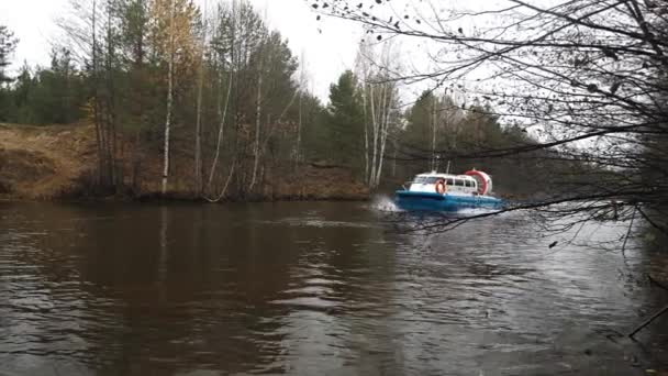 Nizhniy Novgorod Russia Hovercraft Cavalca Sull Acqua Lungo Spiagge Sabbiose — Video Stock