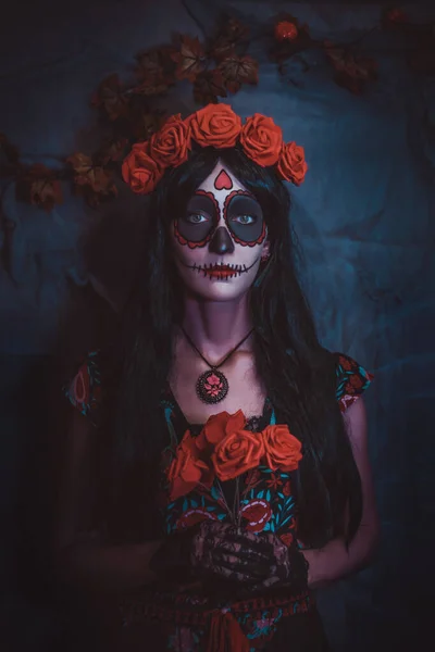 Mooie Vrouw Met Gekleurde Make Close Halloween Mexicaanse Cosplay — Stockfoto