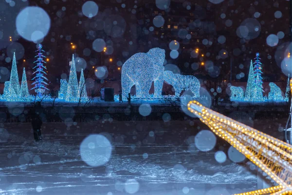 Lindas Iluminações Festivas Fundo Neve Closeup Distrito Rostokino Moscou Rússia — Fotografia de Stock