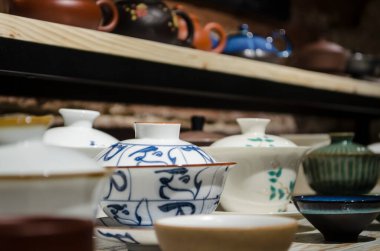 Çin çay seremonisi için kadehler. Ev gereçleri fotoğrafı.