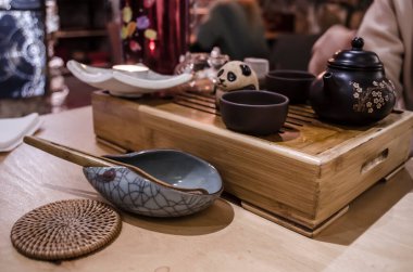 Çin çay seremonisi için kadehler. Ev gereçleri fotoğrafı.