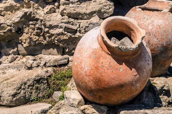 Ancient Antique Clay Jar Lies Ruins Mediterranean City Archaeological Value Imagen De Stock