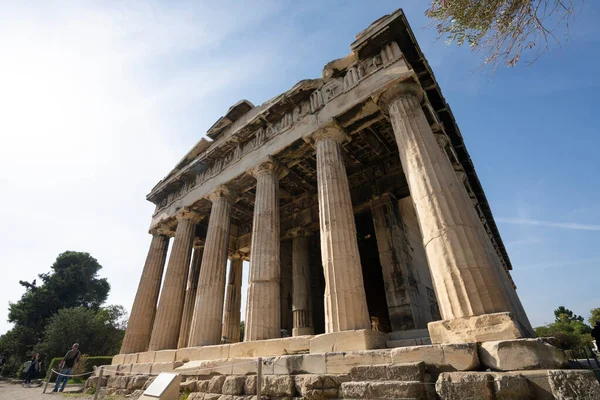 ギリシャのアテネ 2021年11月古代アゴラの遺跡でヘファエストゥス神殿の眺め 市内中心部 — ストック写真