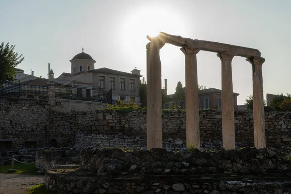 ギリシャのアテネ 2021年11月市内中心部にあるハドリアヌス図書館の遺跡 — ストック写真