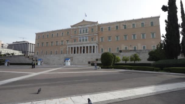 ギリシャのアテネ 2021年11月市内中心部のギリシャ議会ビルの外観ビュー — ストック動画