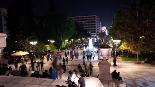 Ateny Grecja Listopad 2021 Widok Upływu Czasu Ludzi Spacerujących Placu — Wideo stockowe