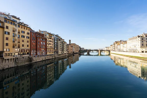 Florencja Włochy Styczeń 2022 Panoramiczny Widok Ponte Vecchio Nad Rzeką — Zdjęcie stockowe