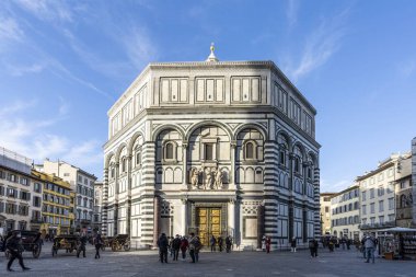 Floransa, İtalya. Ocak 2022 'de şehir merkezindeki vaftiz töreninin panoramik görüntüsü