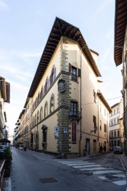 Floransa, İtalya. Ocak 2022. Şehir merkezindeki Da Vinci Müzesi 'nin dış görünüşü.