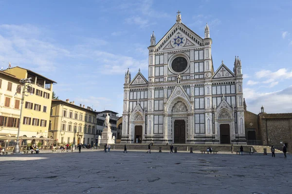 Флоренция Италия Январь 2022 Памятник Данте Алигьери Перед Церковью Санта — стоковое фото