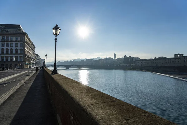 Firenze Italia Gennaio 2022 Vista Sul Lungofiume Dell Arno Nel — Foto Stock