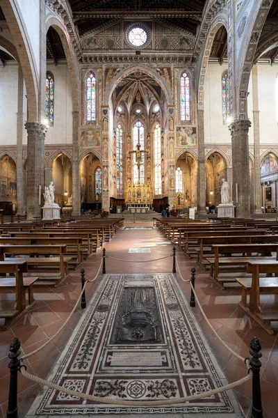Firenzessä Italiassa Tammikuu 2022 Näkymä Santa Crocen Basilikan Sisällä Kaupungin — kuvapankkivalokuva