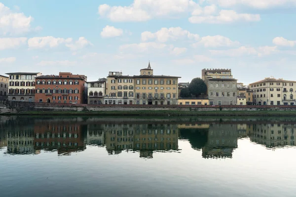 Florencja Włochy Styczeń 2022 Widok Brzeg Rzeki Lungarno Historycznym Centrum — Zdjęcie stockowe
