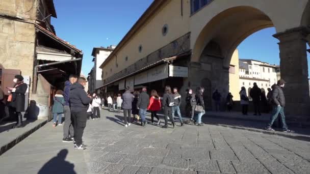 Florencja Włochy Styczeń 2022 Widok Turystów Spacerujących Wśród Sklepów Ponte — Wideo stockowe