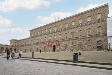 Floransa, İtalya. Ocak 2022. Pitti Sarayı. Rönesans kraliyet sarayındaki galeriler, İtalyan ve Avrupalı ustaların geniş sanat koleksiyonlarına ev sahipliği yapıyor..