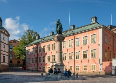 Stockholm, İsveç. Eylül 2019. Riddarholmen meydanında Birger Earl heykeli bir görünüm