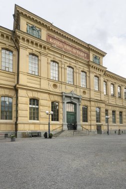 Stockholm, İsveç. Eylül 2019. Parktan İsveç Milli Kütüphanesi'nin panoramik görünümü