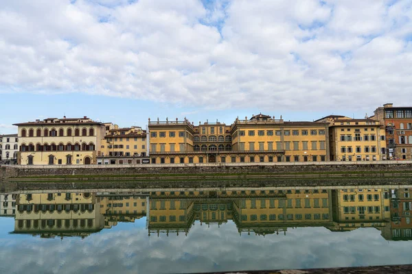 Florence Italy January 2022 View Buildings Flank Banks Arno River — Stock Photo, Image