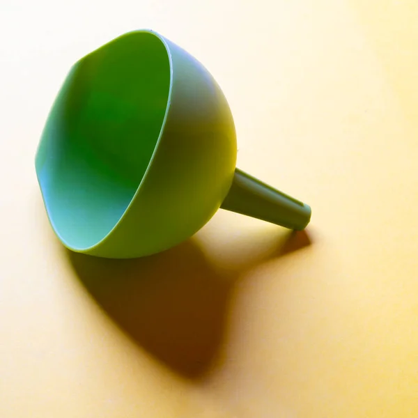 Grön Plasttratt Färgad Yta — Stockfoto