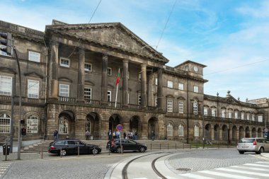 Porto, Portekiz. Mart 2022, şehir merkezindeki St. Antony hastanesinin dış görüntüsü.