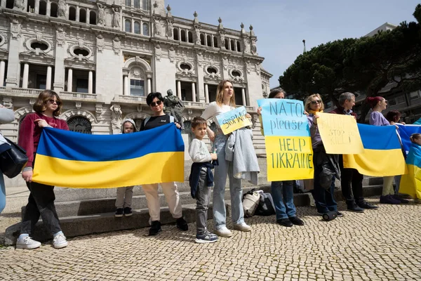 Порту Португалия Марта 2022 Года Группа Украинцев Протестующих Поддержку Украины — стоковое фото