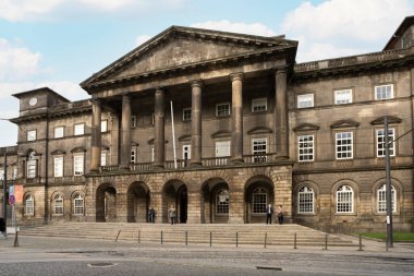 Porto, Portekiz. Mart 2022, şehir merkezindeki St. Antony hastanesinin dış görüntüsü.