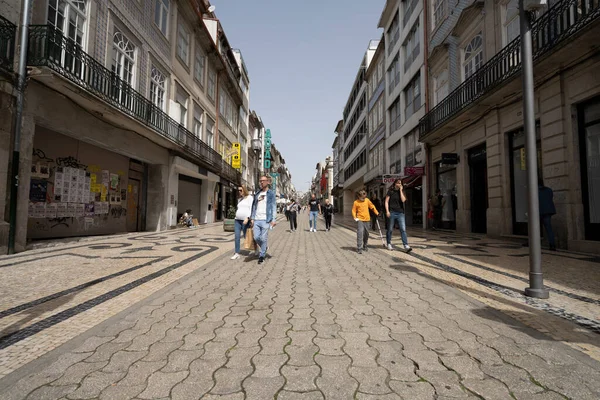 Oporto Portugal Marzo 2022 Personas Paseando Por Calle Santa Catarina — Foto de Stock