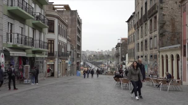 Porto Portugal Março 2022 Tempo Lapso Vista Pessoas Longo Rua — Vídeo de Stock