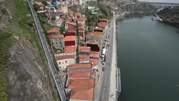 Porto Portugal Março 2022 Funicular Ribeira Que Desce Margens Rio — Vídeo de Stock