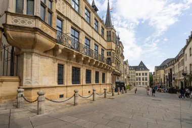 Lüksemburg, Mayıs 2022. Şehir merkezindeki Lüksemburg Grandük Sarayı 'nın dış görünüşü.