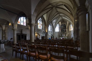 Lüksemburg şehri, Mayıs 2022. Şehir merkezindeki Saint-Michel kilisesinin iç manzarası.