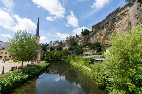 Luksemburg Maj 2022 Panoramiczny Widok Dzielnicę Grund Centrum Miasta — Zdjęcie stockowe