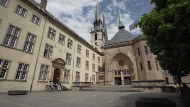 Luxemburg Stadt Mai 2022 Außenansicht Der Kathedrale Notre Dame Stadtzentrum — Stockvideo