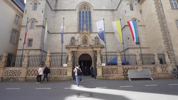 Luxembourg 2022 Május Kilátás Notre Dame Bazilika Homlokzatára Belvárosban — Stock videók