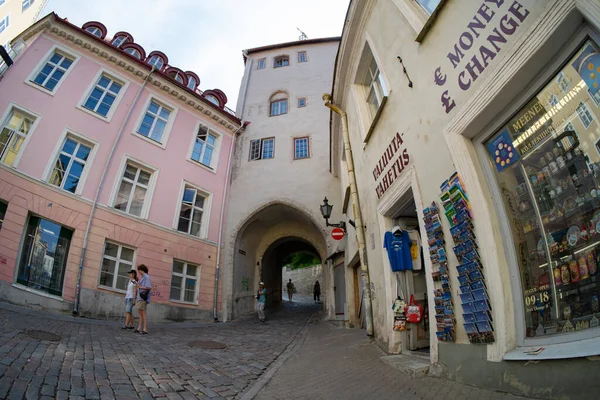 Tallin Estonia Lipiec 2022 Panoramiczny Widok Wieżę Bramy Długonogiej Centrum — Zdjęcie stockowe