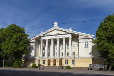 Tallinn, Estonya. Temmuz 2022. Şehir merkezindeki Rus Kültür Merkezi binasının manzarası