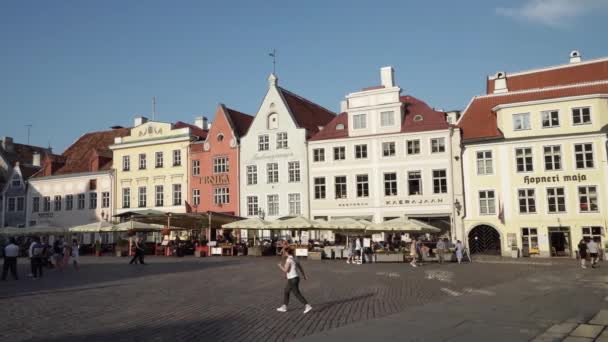 Tallinn Estland Juli 2022 Panoramisch Uitzicht Raekoja Plein Het Historische — Stockvideo