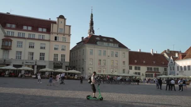 Tallinn Estland Juli 2022 Panoramisch Uitzicht Raekoja Plein Het Historische — Stockvideo