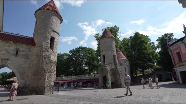 Tallinn Estonia July 2022 Panoramic View Medieval Viru City Gate — Αρχείο Βίντεο