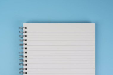 Sarmal ve astarlı bir defter.