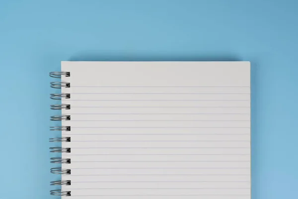 Cuaderno Con Una Espiral Hojas Forradas —  Fotos de Stock