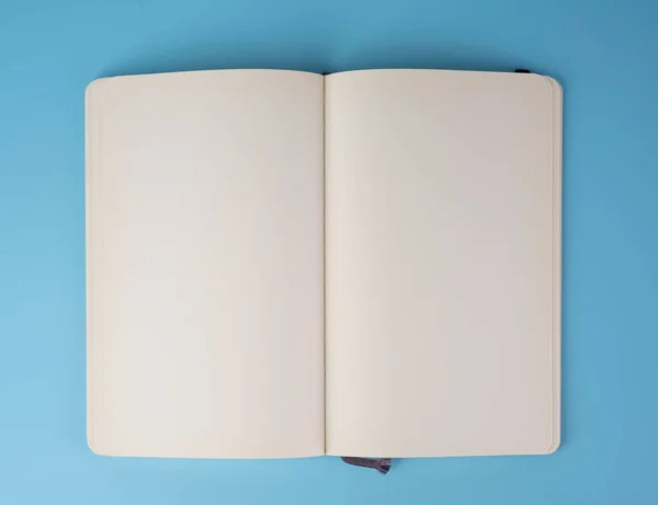 Cuaderno Con Una Espiral Hojas Blanco —  Fotos de Stock