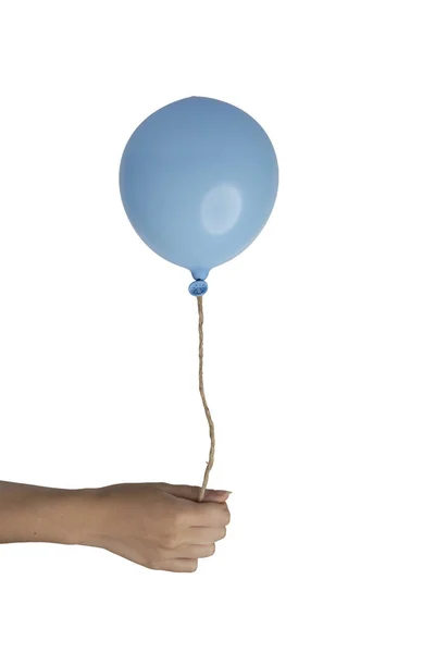 Een Blauwe Ballon Vrouwelijke Hand Een Witte Achtergrond — Stockfoto